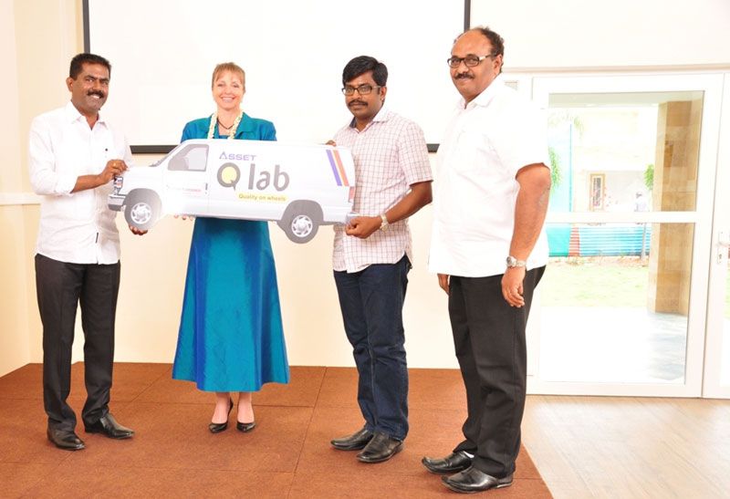 Mrs. Catherine Carlton,the worshipful Mayor of Menlo Park, USA releases the logo of ‘Q- Lab’.