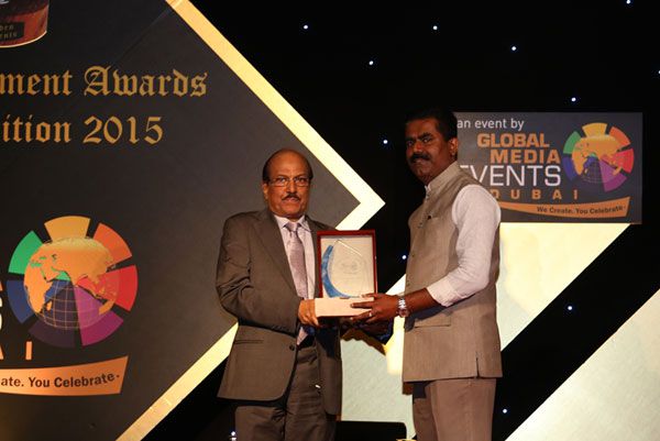 The Golden Achievement Award for the BEST BUILDER OF THE YEAR 2015 is being given away to Mr. Sunil Kumar by the Hon’ble Minister, Shri P.K. Kunjalikkuty.