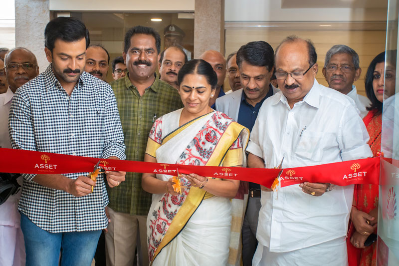 Asset Le Grande is being jointly inaugurated by Prof. K.V. Thomas, Mrs. Soumini Jain and Mr. Prithviraj Sukumaran.